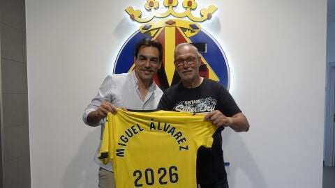 El &quot;maestro&quot; Álvarez dirigirá Villarreal B hasta 2026