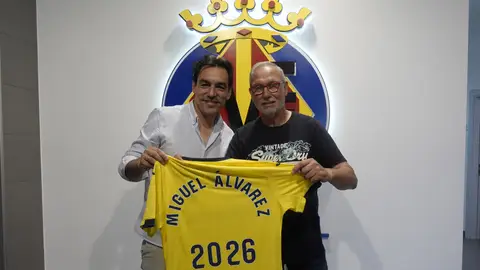 El "maestro" Álvarez dirigirá Villarreal B hasta 2026 El "maestro" Álvarez dirigirá Villarreal B hasta 2026