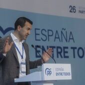 El presidente del PP en la provincia de València, Vicent Mompó, interviene en un acto del PP