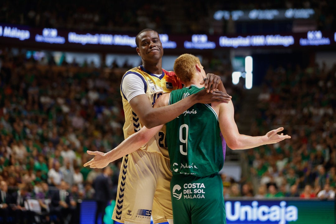 UCAM Murcia golpea de nuevo a Unicaja y se acerca a la final UCAM Murcia golpea de nuevo a Unicaja y se acerca a la final