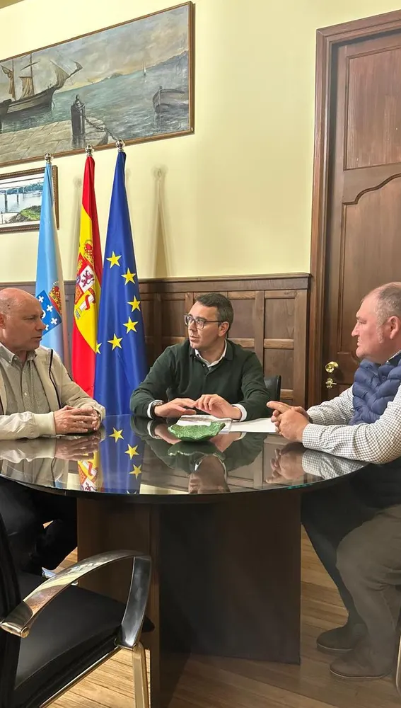 Cumbre de alcaldes de la ribera del Eo principales demandas las mejoras en viales. Cumbre de alcaldes de la ribera del Eo principales demandas las mejoras en viales.