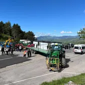 Els transportistes valoren en 10 milions d'euros les pèrdues pels talls de frontera dels pagesos Els transportistes valoren en 10 milions d'euros les pèrdues pels talls de frontera dels pagesos