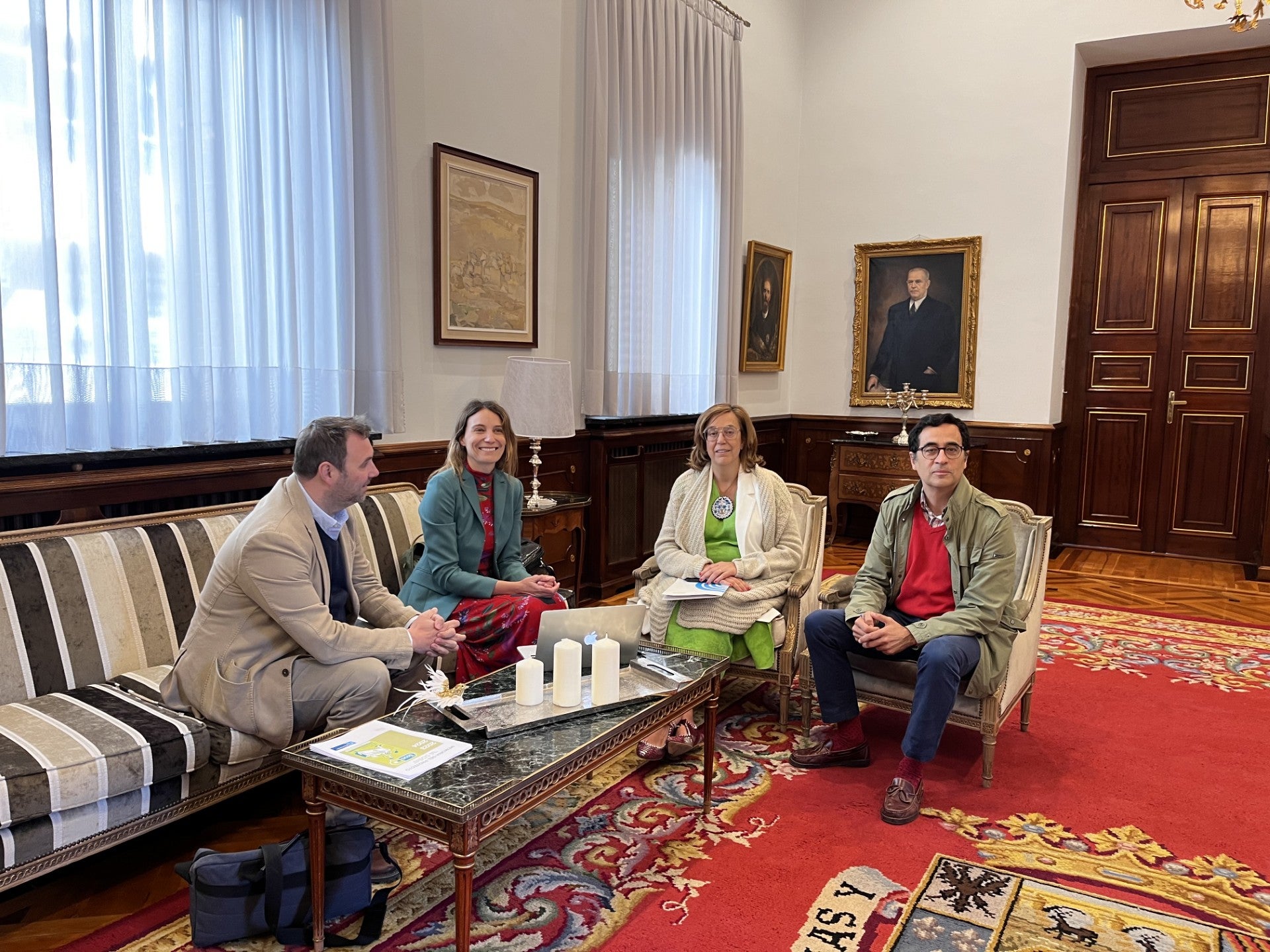 La Diputación renueva su colaboración con el Colegio de Farmacéuticos que este año se incrementa hasta 84.000 euros para apoyar el programa “Unidosis" La Diputación renueva su colaboración con el Colegio de Farmacéuticos que este año se incrementa hasta 84.000 euros para apoyar el programa “Unidosis"