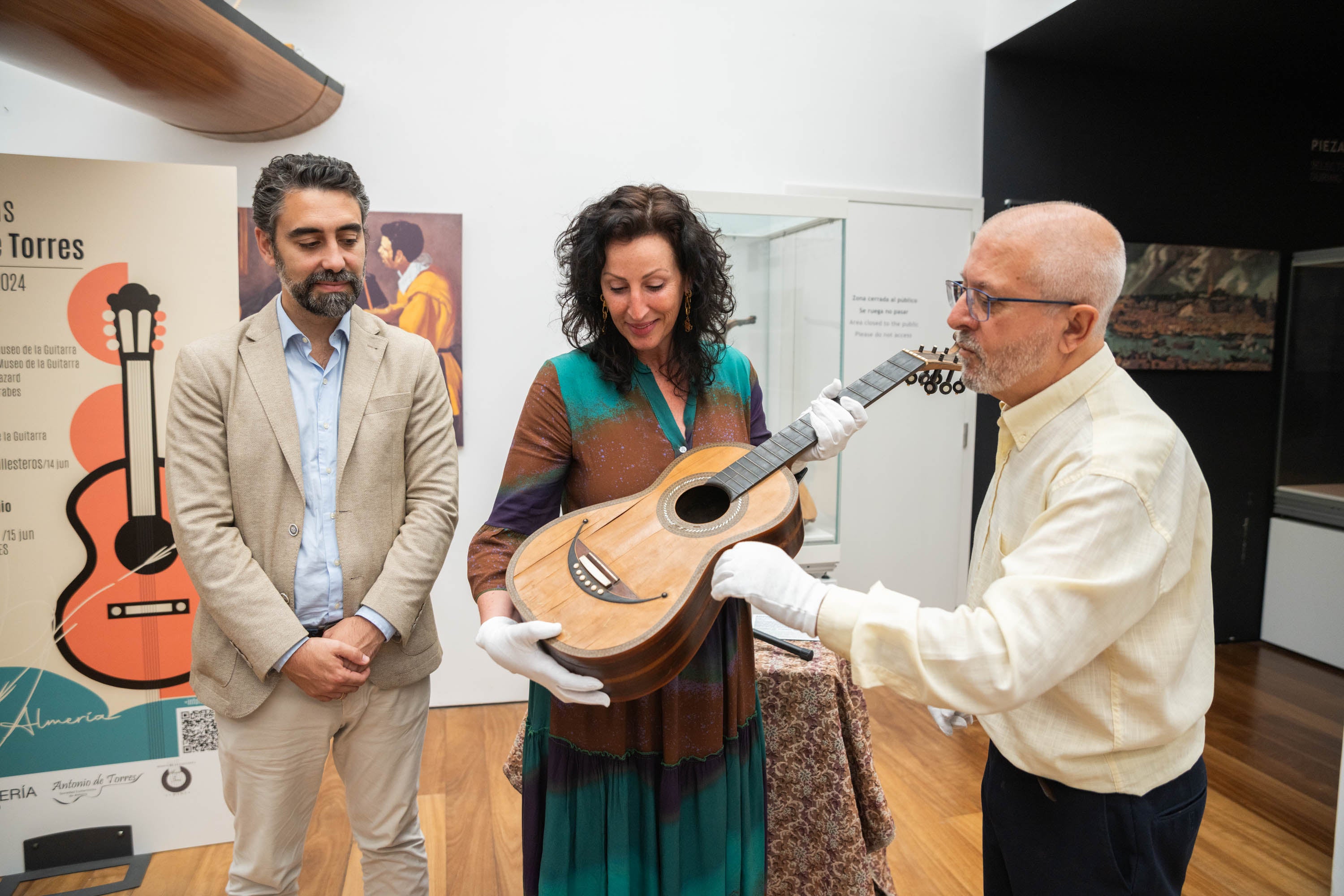 Almería adquiere la segunda guitarra más antigua del maestro Antonio de Torres Almería adquiere la segunda guitarra más antigua del maestro Antonio de Torres