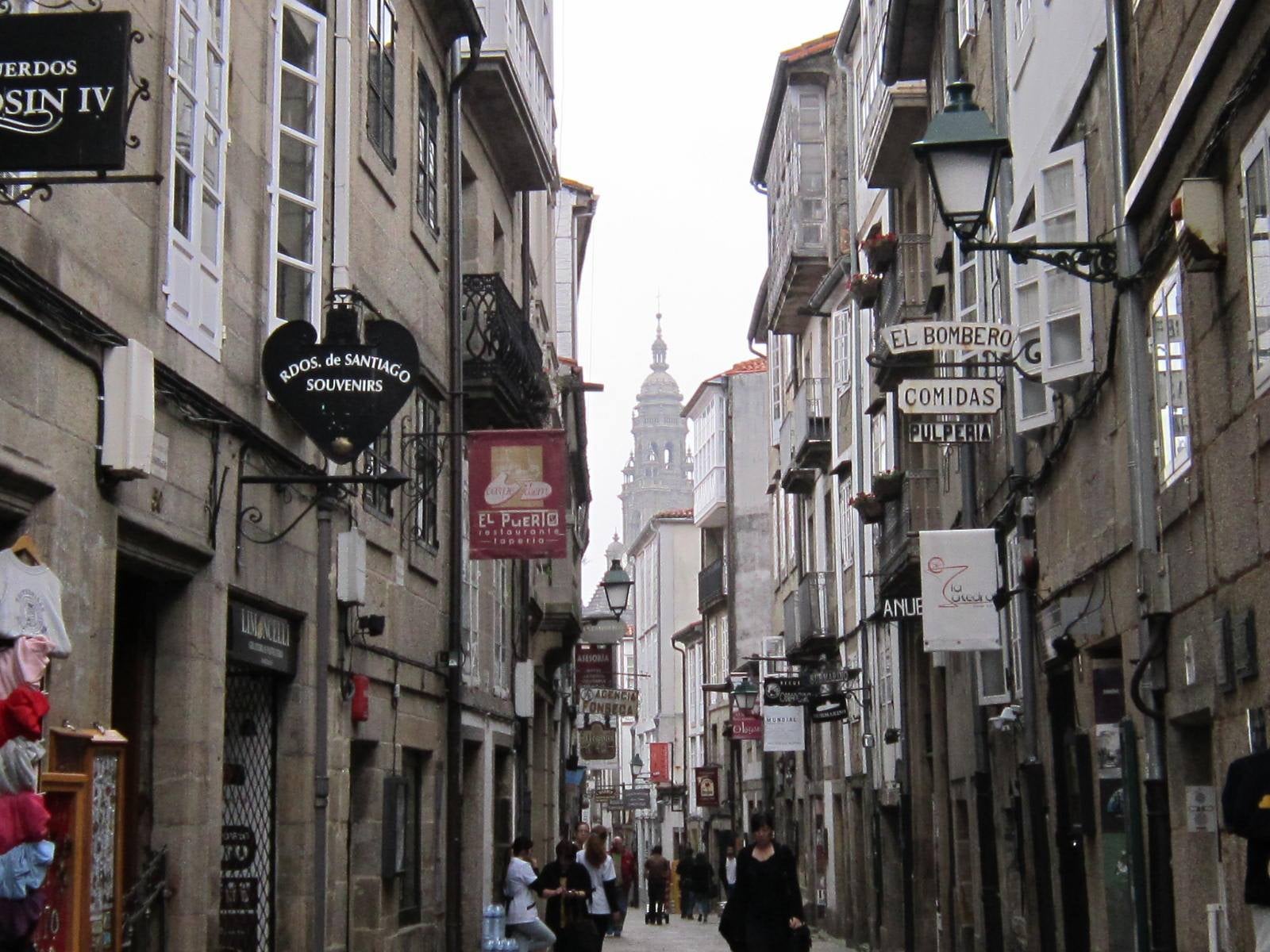 El 93% de las viviendas turísticas de Santiago inscritas en la Xunta no cuentan con habilitación municipal, según el Concello de Santiago El 93% de las viviendas turísticas de Santiago inscritas en la Xunta no cuentan con habilitación municipal, según el Concello de Santiago