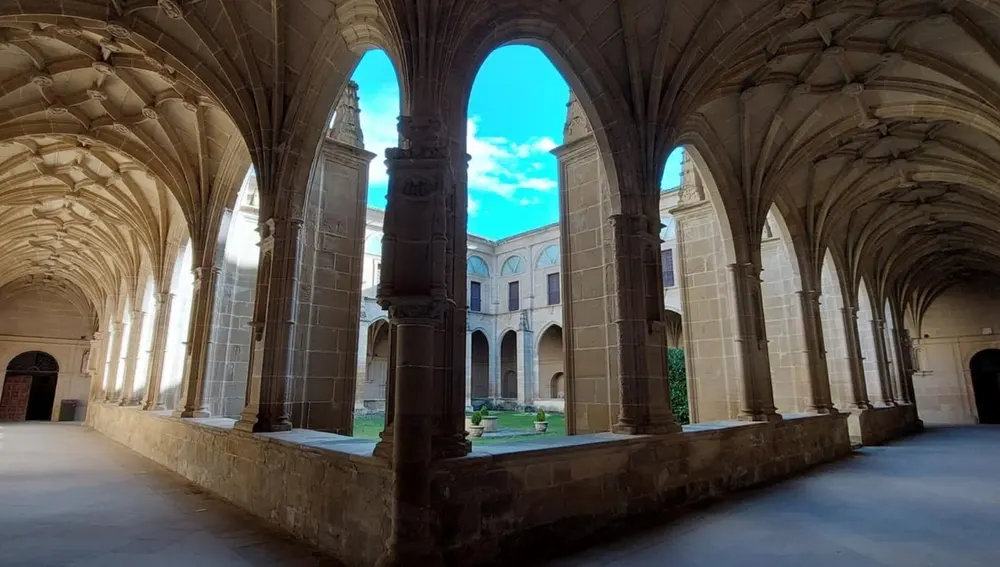 Claustro Monasterio de Yuso Claustro Monasterio de Yuso
