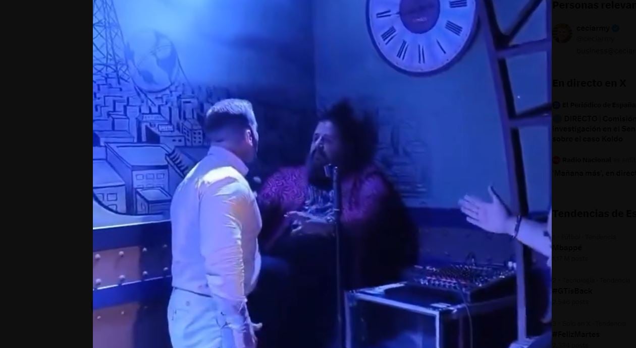 Un padre agrede a Jaime Caravaca tras los comentarios del cómico sobre su hijo de tres meses Un padre agrede a Jaime Caravaca tras los comentarios del cómico sobre su hijo de tres meses