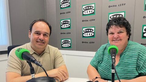 Juanfran Pérez Llorca, Secretario General del PPCV , junto a nuestra compañera Marta Llinares.