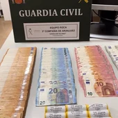 Dinero incautado por la Guardia Civil Dinero incautado por la Guardia Civil