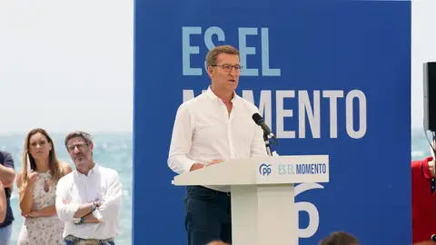 Feijóo acusa a Sánchez de recurrir al "victimismo" tras citación a su esposa: "Es un presidente realmente dimitido" Feijóo acusa a Sánchez de recurrir al "victimismo" tras citación a su esposa: "Es un presidente realmente dimitido"