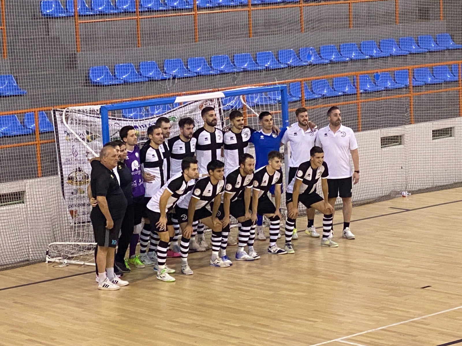 Una alta, una renovación y dos bajas pendientes de hacerse públicas, primeros movimientos del Salamanca Fútbol Sala para la temporada 2024-2025 Una alta, una renovación y dos bajas pendientes de hacerse públicas, primeros movimientos del Salamanca Fútbol Sala para la temporada 2024-2025
