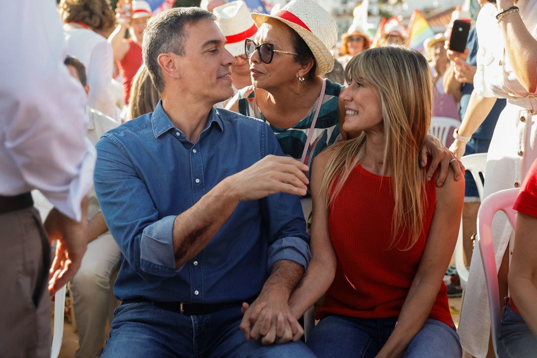 Qué le ha pasado a Pedro Sánchez: las imágenes que muestran una enorme herida en el brazo Qué le ha pasado a Pedro Sánchez: las imágenes que muestran una enorme herida en el brazo