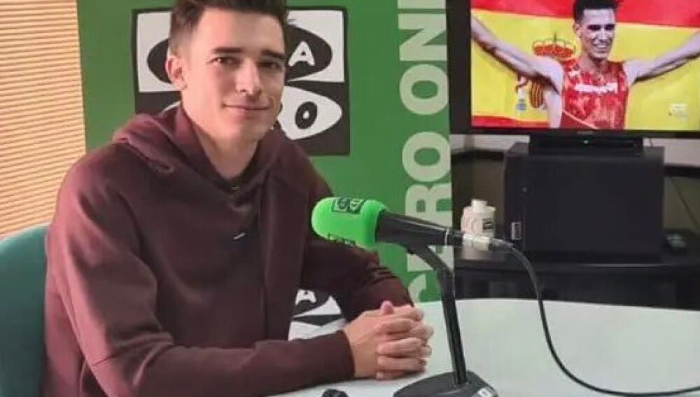 Mario García Romo, en los estudios de esta radio