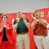 Alejandro Soler, Mayte García e Isabel Perona en un acto de campaña del PSPV-PSOE en la Vila Joiosa.