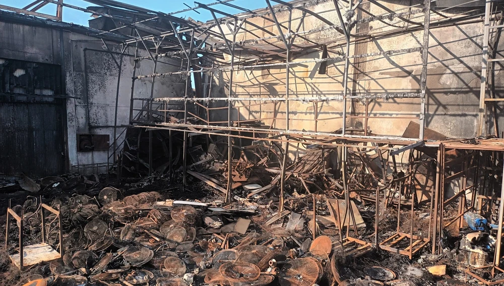 La nave ha quedado completamente destrozada La nave ha quedado completamente destrozada