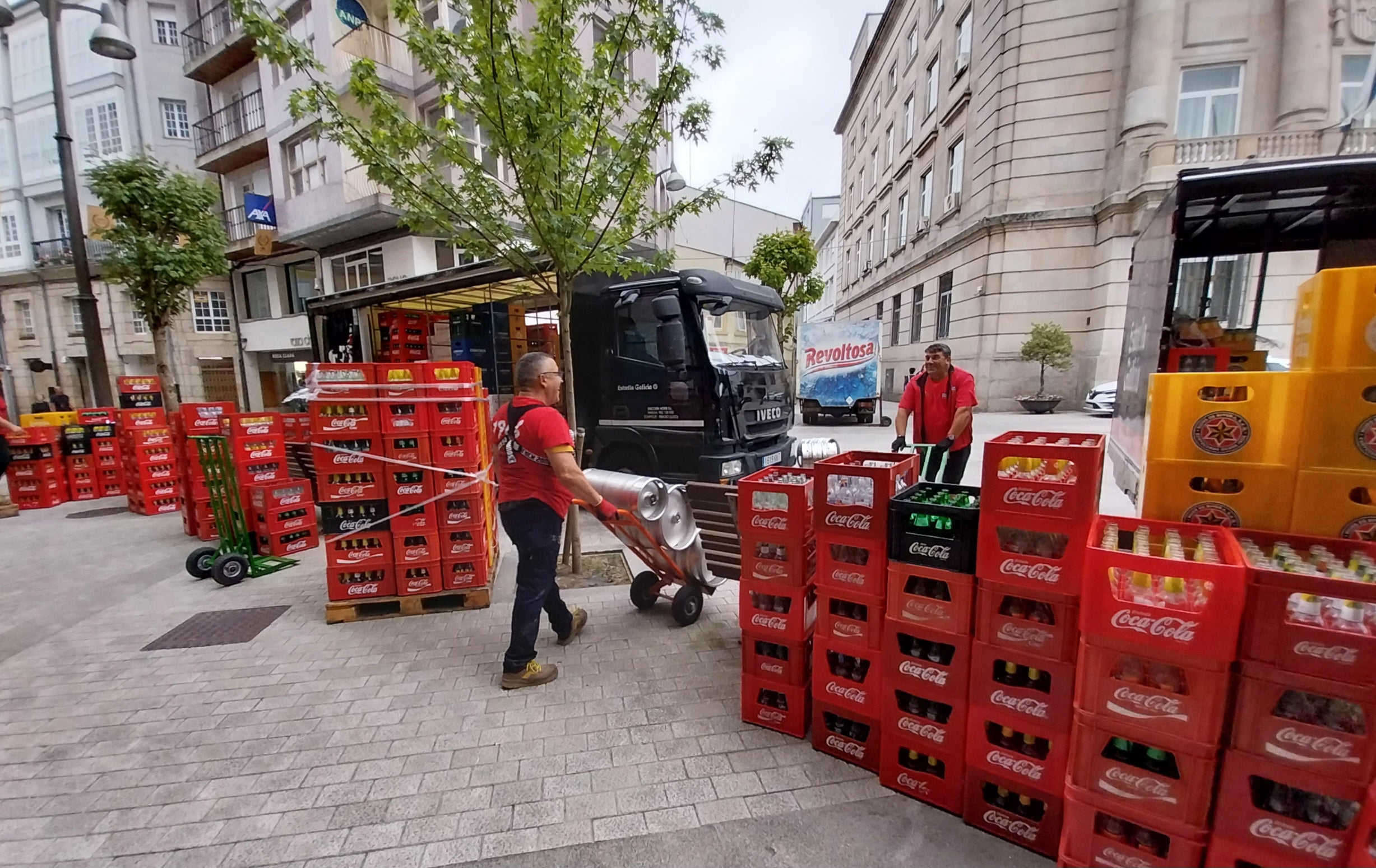 El presidente de la Apehl pide que concello y distribuidores se sienten a dialogar El presidente de la Apehl pide que concello y distribuidores se sienten a dialogar