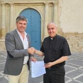 El Ayuntamiento sufragará más de la mitad de la renovación de la electricidad de la parroquia vilera