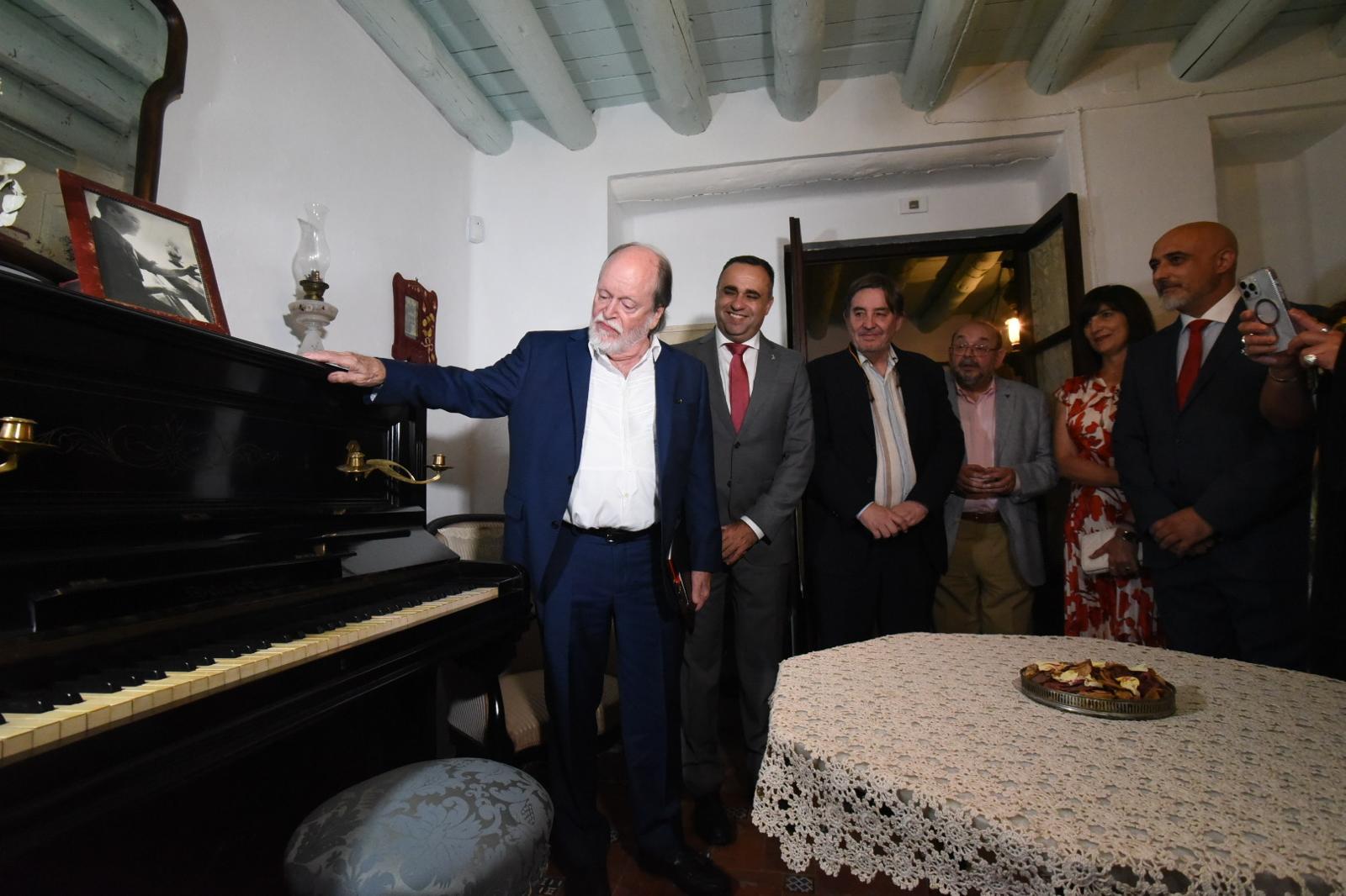 Allen Josephs (hispanista especializado en la figura de Lorca): "Llanto por Ignacio Sánchez Mejías es la obra poética cumbre del s.XX en cualquier idioma" Allen Josephs (hispanista especializado en la figura de Lorca): "Llanto por Ignacio Sánchez Mejías es la obra poética cumbre del s.XX en cualquier idioma"