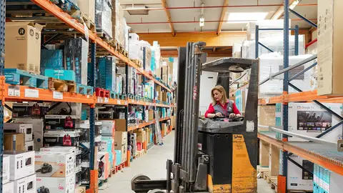 Una trabajadora de Alcampo Una trabajadora de Alcampo