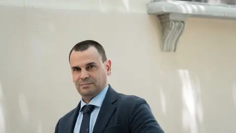 El juez rechaza el recurso de la Fiscalía para dejar de investigar la revelación de secretos sobre el novio de Ayuso El juez rechaza el recurso de la Fiscalía para dejar de investigar la revelación de secretos sobre el novio de Ayuso