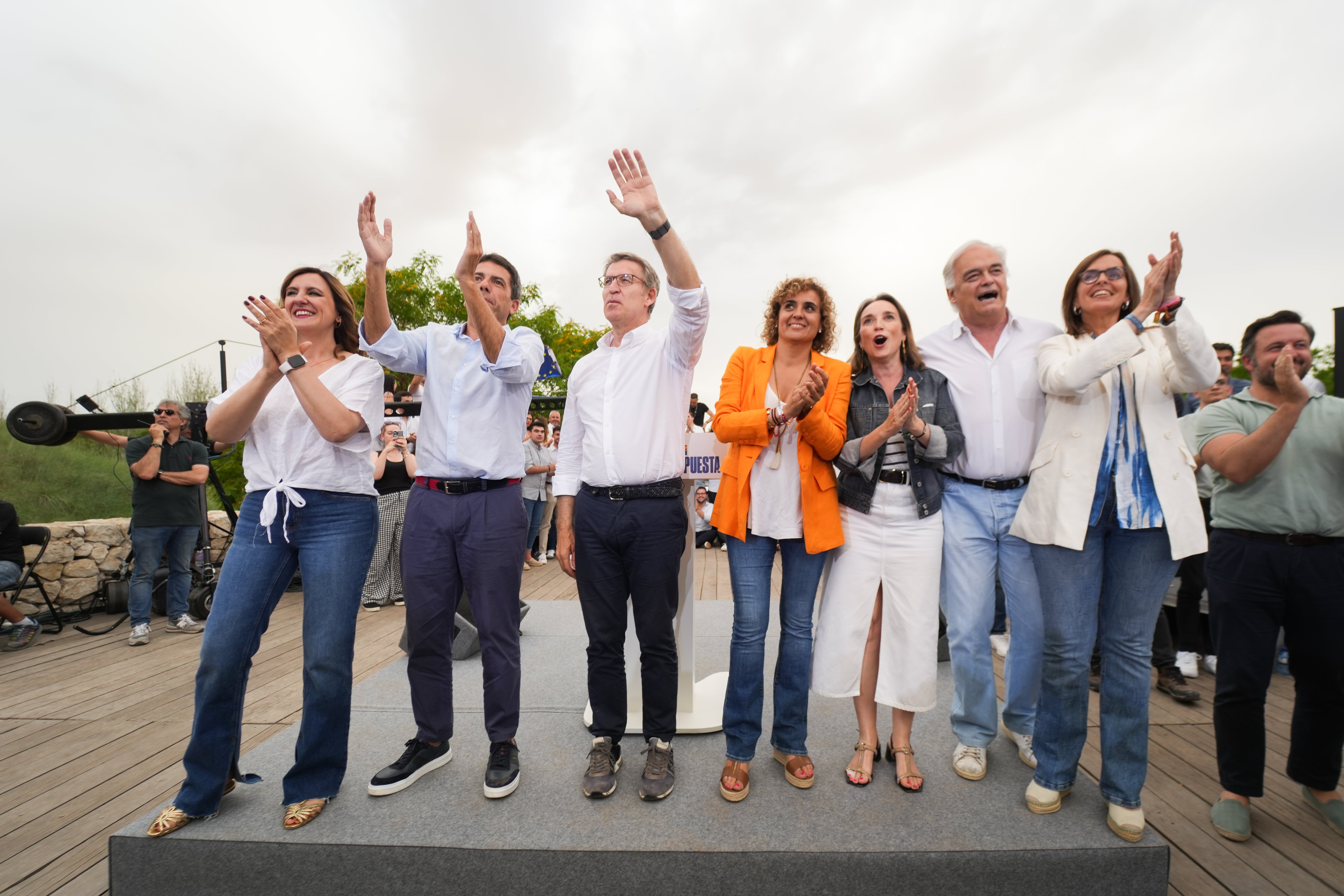 Feijóo pide "censurar la corrupción" de Sánchez en las urnas para "conseguir el cambio político" Feijóo pide "censurar la corrupción" de Sánchez en las urnas para "conseguir el cambio político"