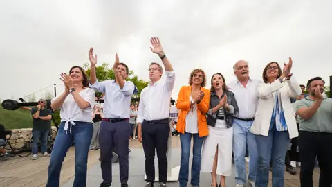 Feijóo pide "censurar la corrupción" de Sánchez en las urnas para "conseguir el cambio político" Feijóo pide "censurar la corrupción" de Sánchez en las urnas para "conseguir el cambio político"