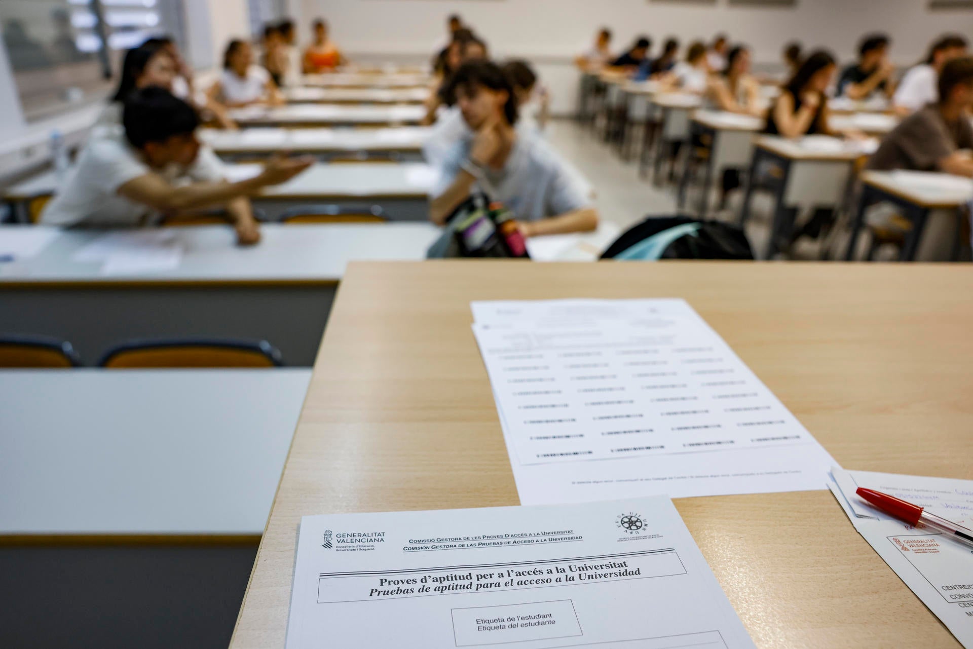 La Comisión de Matemáticas II en la EBAU de la Comunitat Valenciana valorará positivamente un ejercicio enunciado incorrectamente La Comisión de Matemáticas II en la EBAU de la Comunitat Valenciana valorará positivamente un ejercicio enunciado incorrectamente