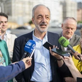 El candidato del PP, Francisco Millán Mon, durante un acto de campaña en A Coruña. Foto: PPdG El candidato del PP, Francisco Millán Mon, durante un acto de campaña en A Coruña. Foto: PPdG