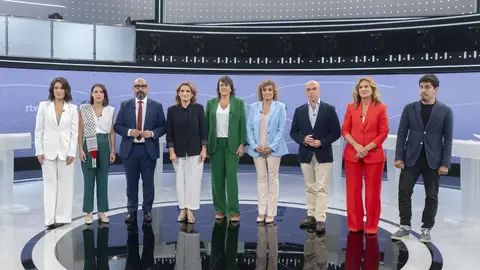 Los candidatos a las elecciones europeas durante el debate organizado por RTVE Los candidatos pasan la jornada de reflexión en familia, paseando, haciendo deporte o en la Feria del Libro