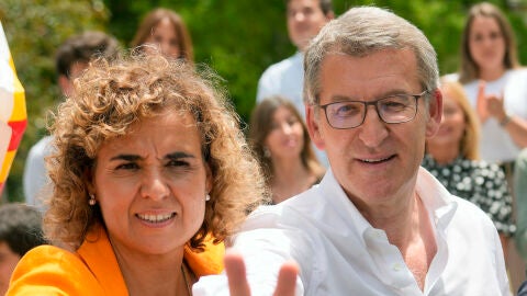  El presidente del PP, Alberto N&uacute;&ntilde;ez Feij&oacute;o, y la cabeza de lista para las elecciones europeas, Dolors Montserrat