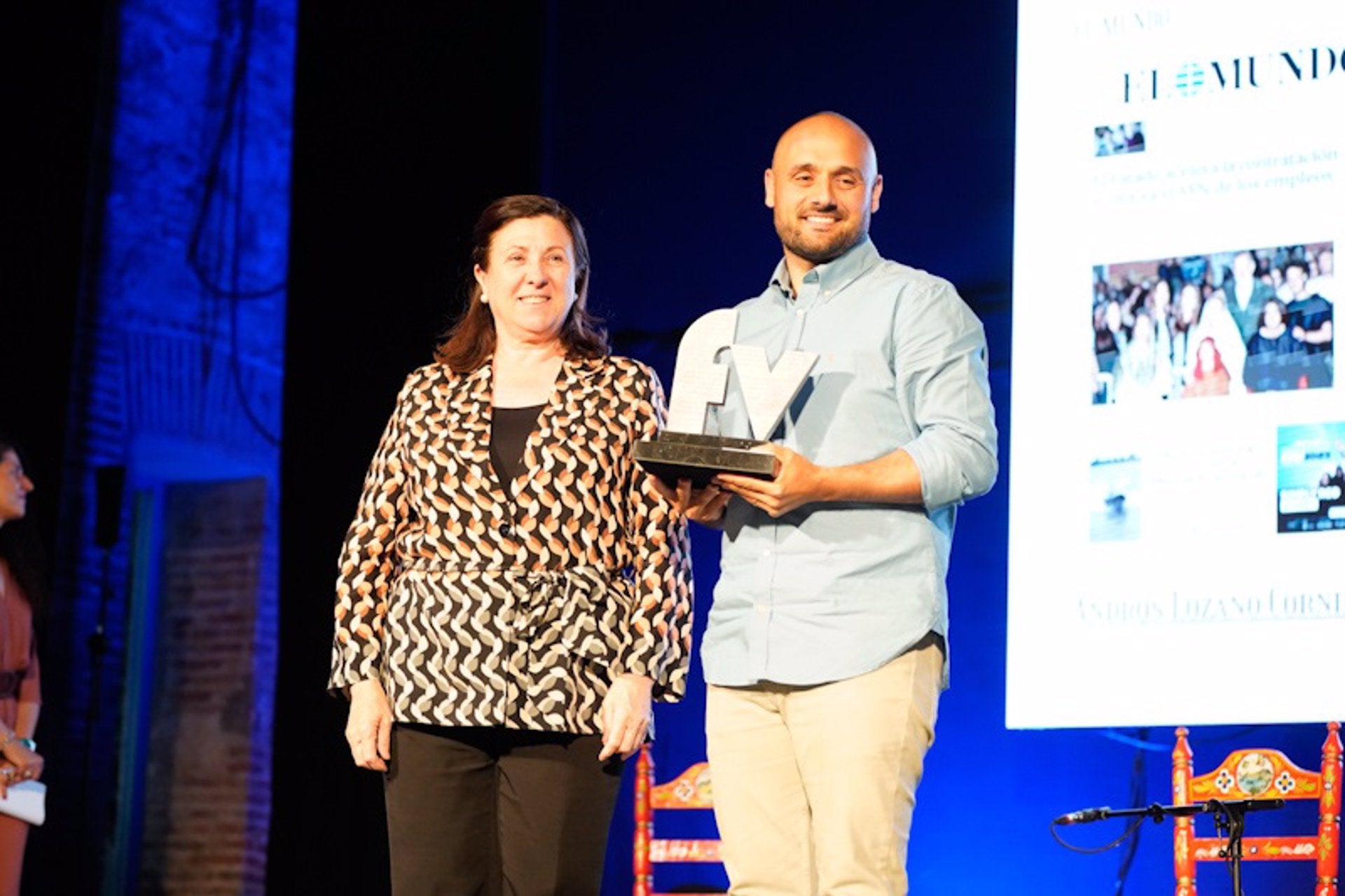 El periodista Andros Lozano recibe el XXV Premio Nacional de Periodismo Francisco Valdés de Don Benito El periodista Andros Lozano recibe el XXV Premio Nacional de Periodismo Francisco Valdés de Don Benito