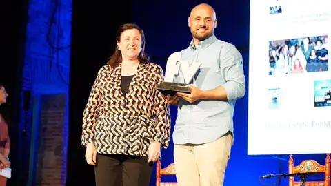 El periodista Andros Lozano recibe el XXV Premio Nacional de Periodismo Francisco Valdés de Don Benito El periodista Andros Lozano recibe el XXV Premio Nacional de Periodismo Francisco Valdés de Don Benito