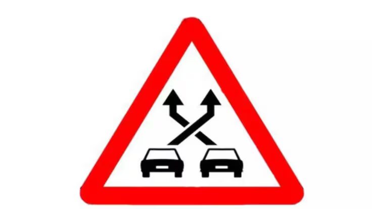 La DGT estrena señal: qué significa la P-35 y a qué carril se refiere La DGT estrena señal: qué significa la P-35 y a qué carril se refiere