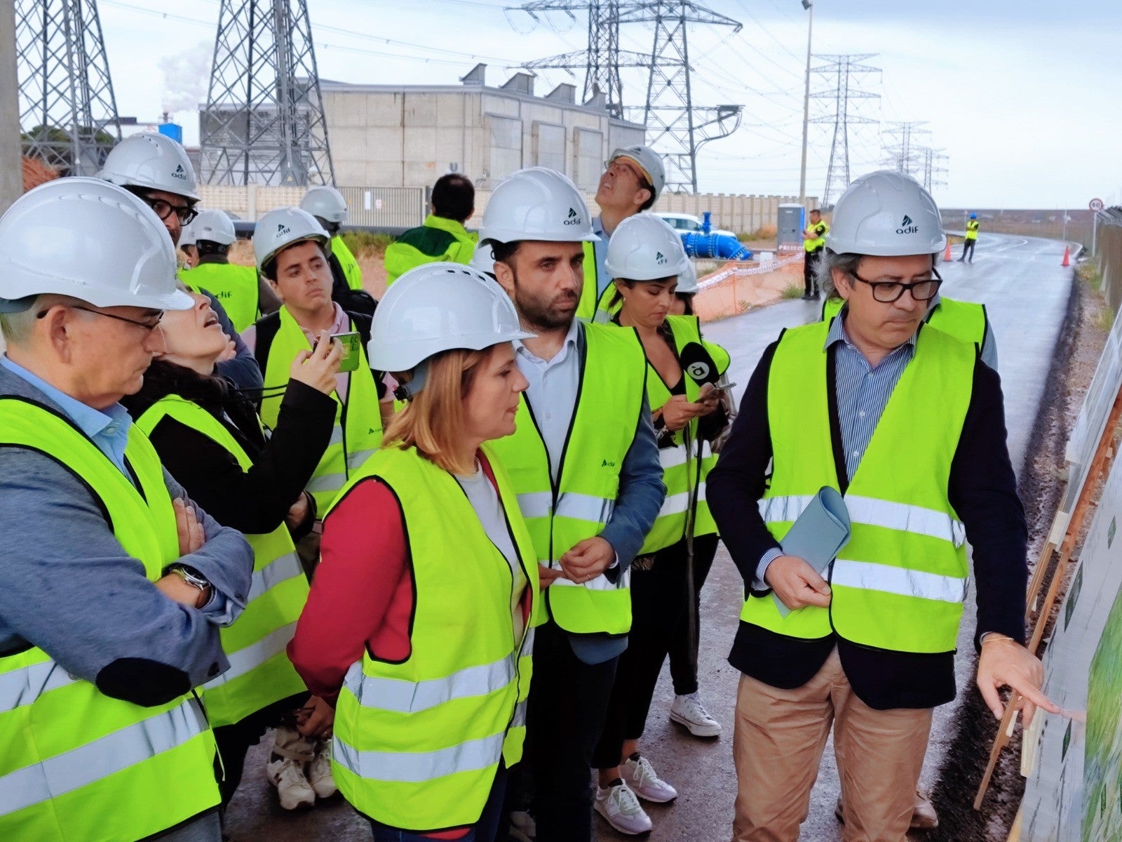 Pilar Bernabé: “La conexión ferroviaria con la gigafactoría y el puerto de Sagunto estará a final del 2024" Pilar Bernabé: “La conexión ferroviaria con la gigafactoría y el puerto de Sagunto estará a final del 2024"