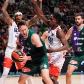 Kalinoski, renovado por Unicaja hasta 2027