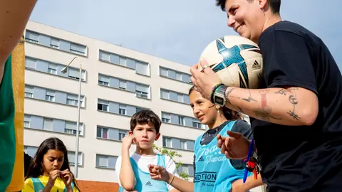 Una sesión con alumnos del proyecto Deporte por Refugio. Una sesión con alumnos del proyecto Deporte por Refugio.