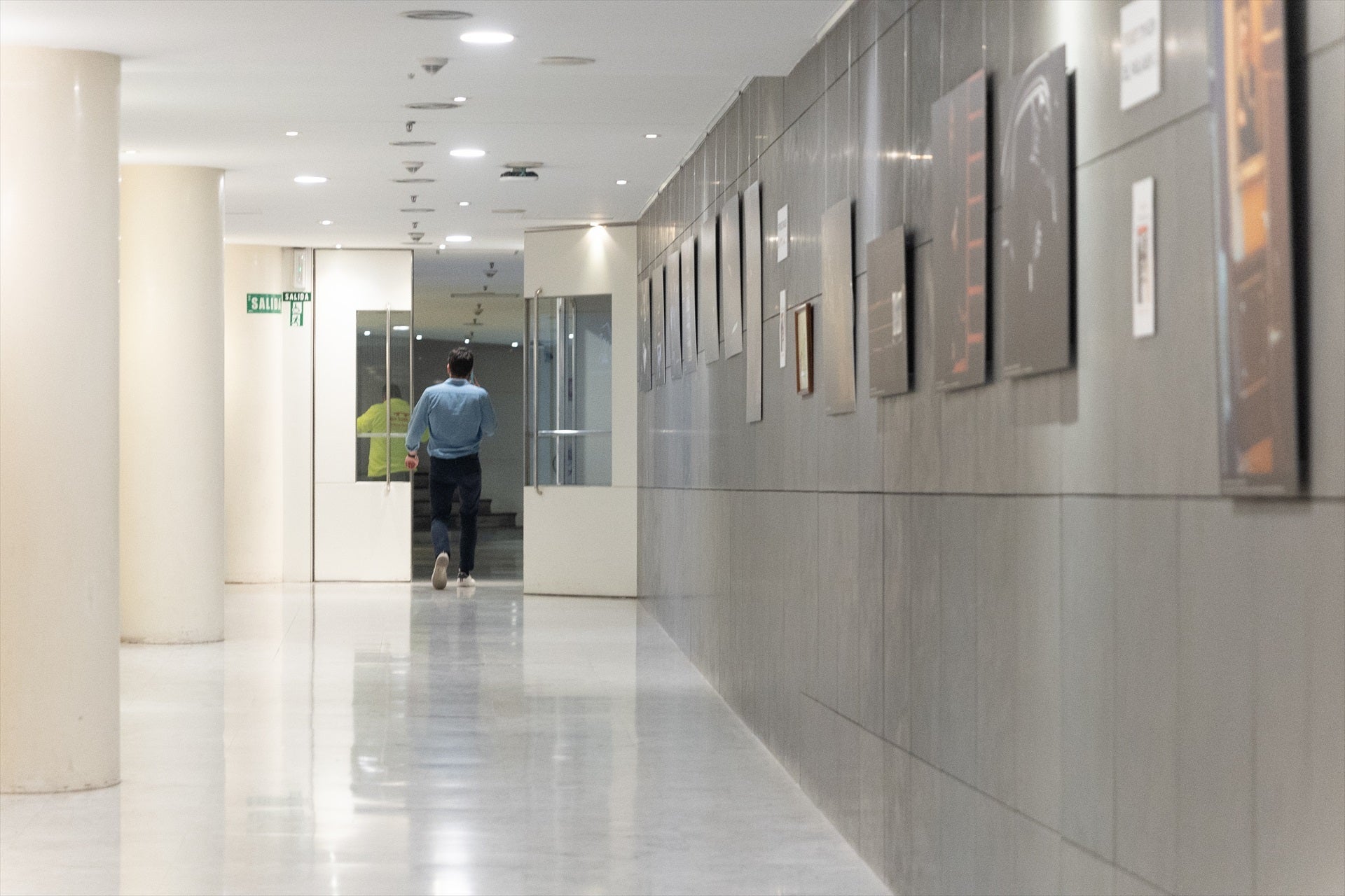 Ordenan localizar a Vito Quiles, jefe de prensa de Alvise Pérez, investigado por injurias Ordenan localizar a Vito Quiles, jefe de prensa de Alvise Pérez, investigado por injurias