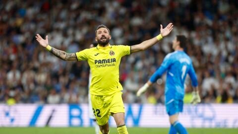 Morales celebra un gol en el Bernabeu