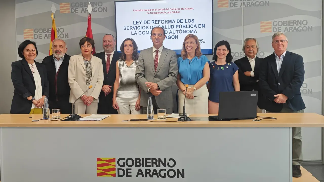 Los responsables de Salud Pública, durante la rueda de prensa