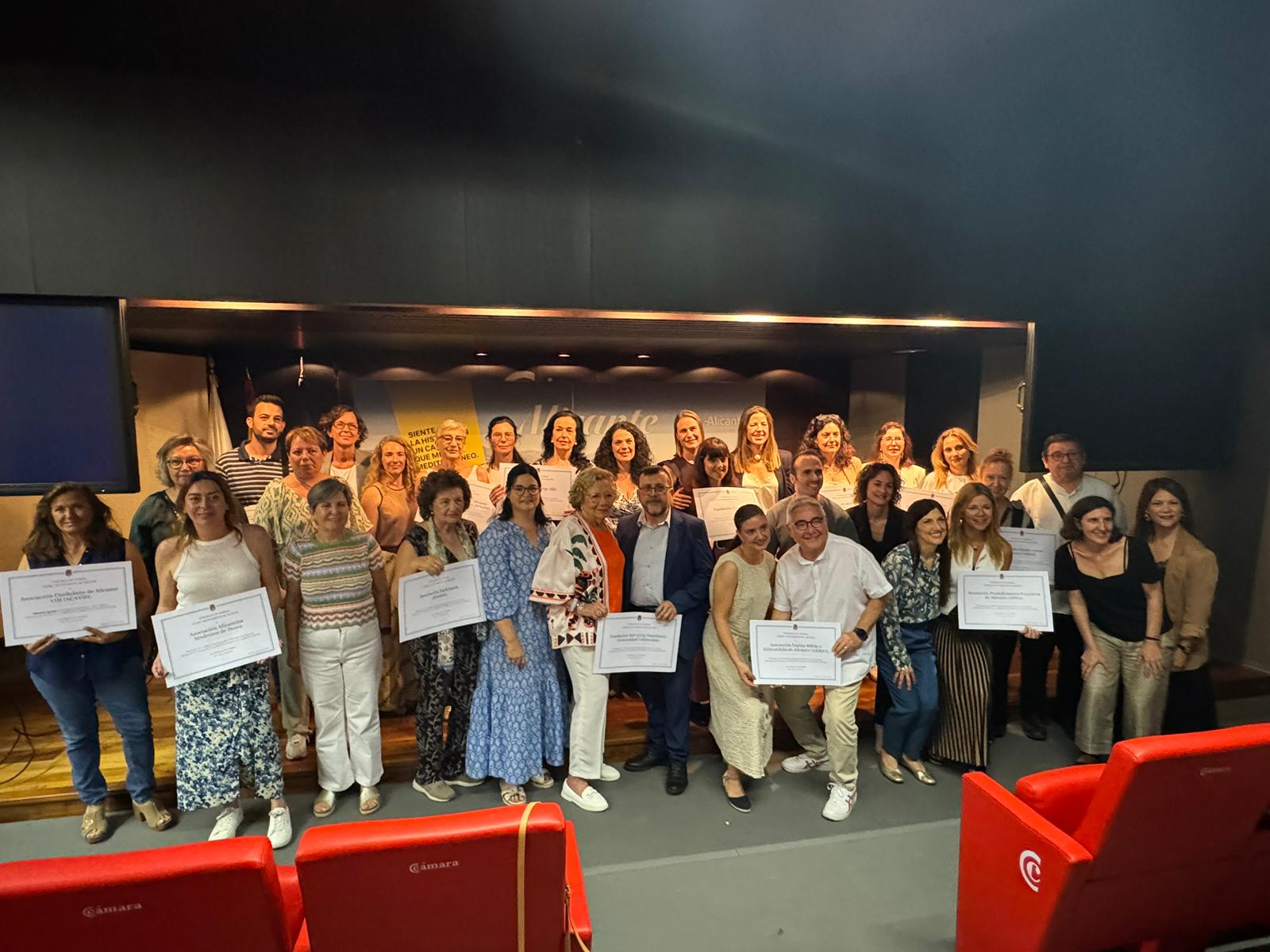 Alicante entrega los primeros 'Premios de Promoción y Cuidado de la Salud' Alicante entrega los primeros 'Premios de Promoción y Cuidado de la Salud'