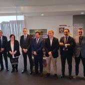 Reunión en la oficina de la plataforma logística
