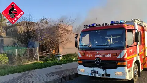Un vehículo del Consorcio Provincial de Bomberos de Alicante Un vehículo del Consorcio Provincial de Bomberos de Alicante