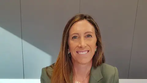 Ángela Pumariega en los estudios de Onda Cero Ángela Pumariega en los estudios de Onda Cero