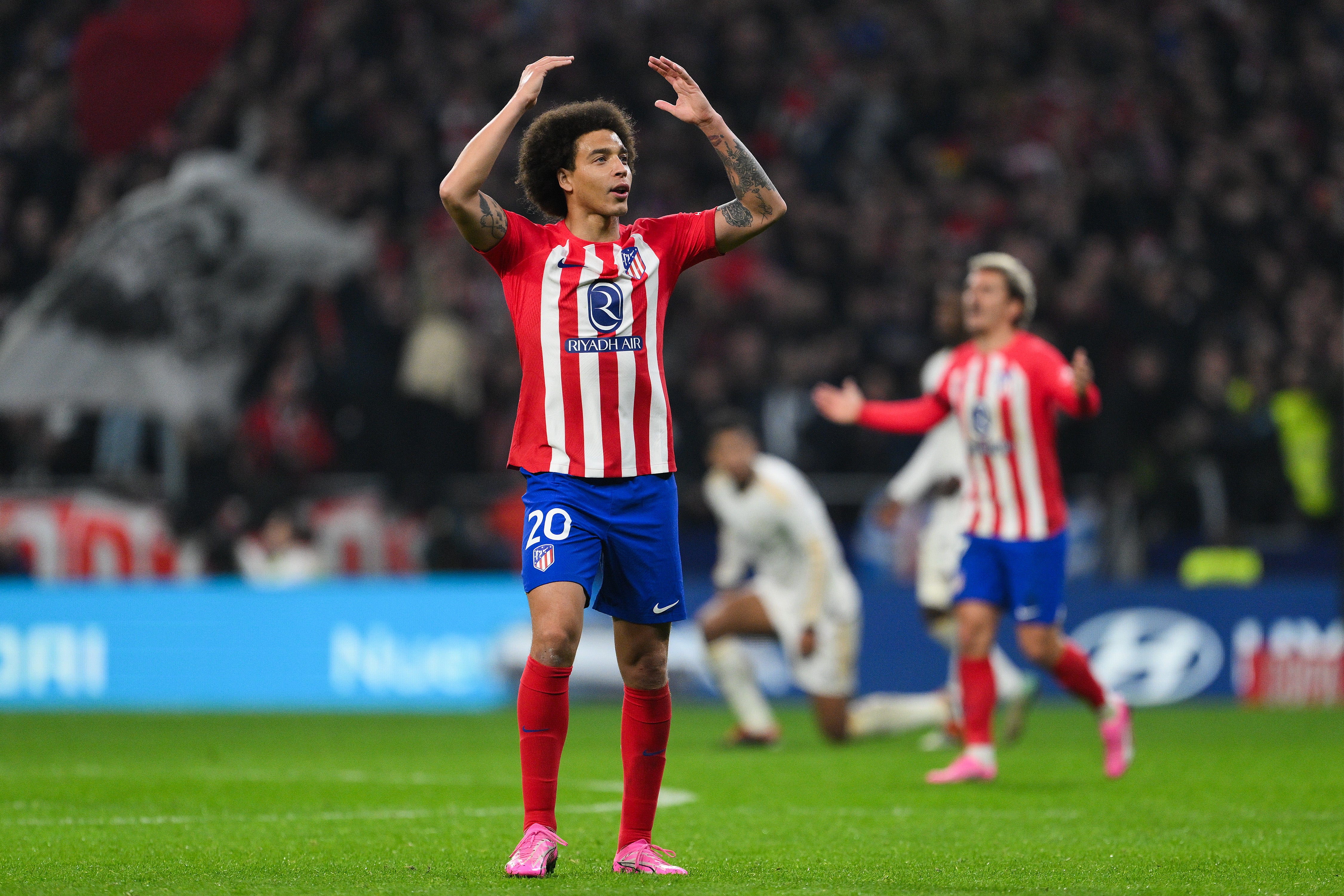 Witsel renueva un año con el Atlético Witsel renueva un año con el Atlético