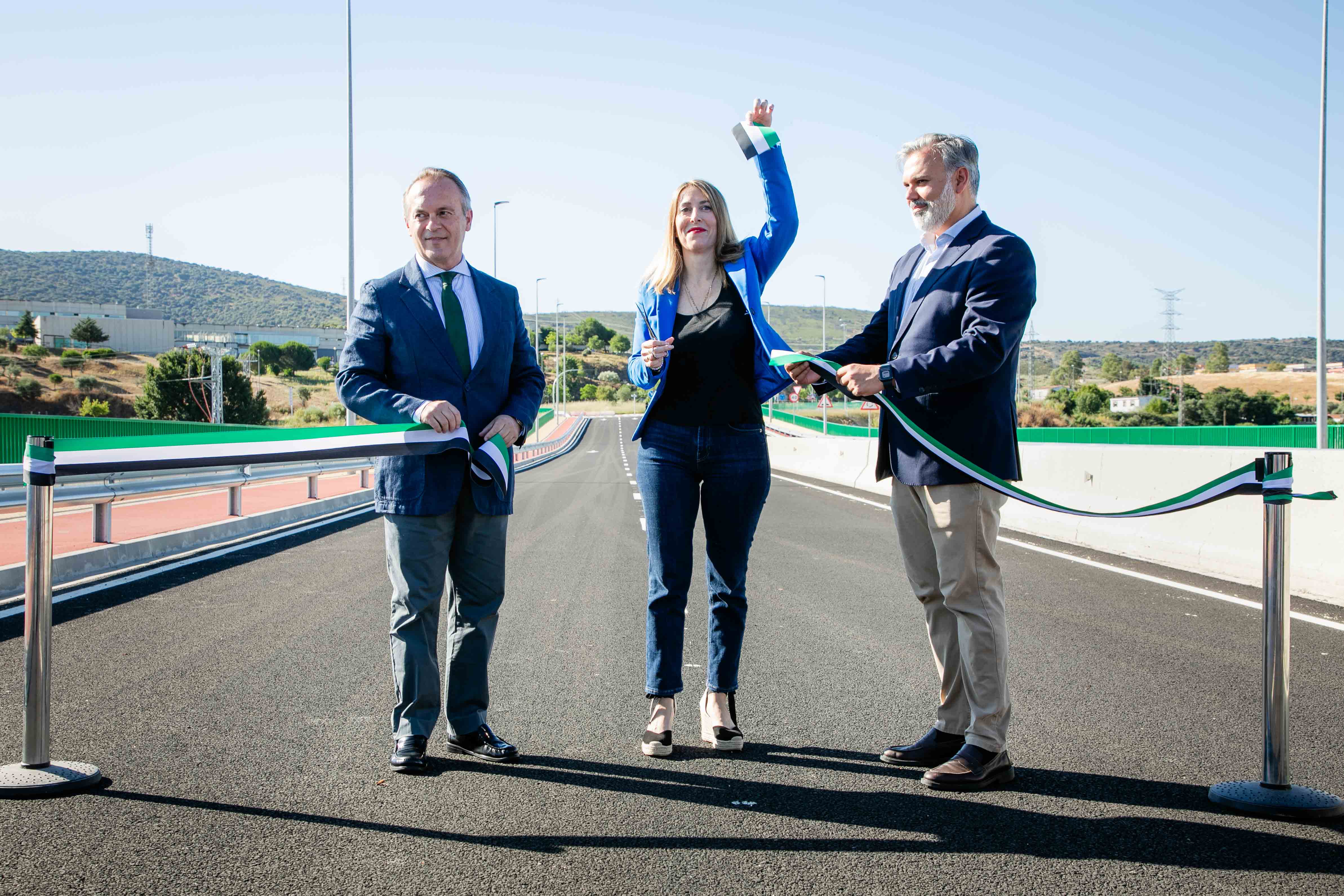 En marcha ya el nuevo vial que descongestionará el centro de Plasencia En marcha ya el nuevo vial que descongestionará el centro de Plasencia