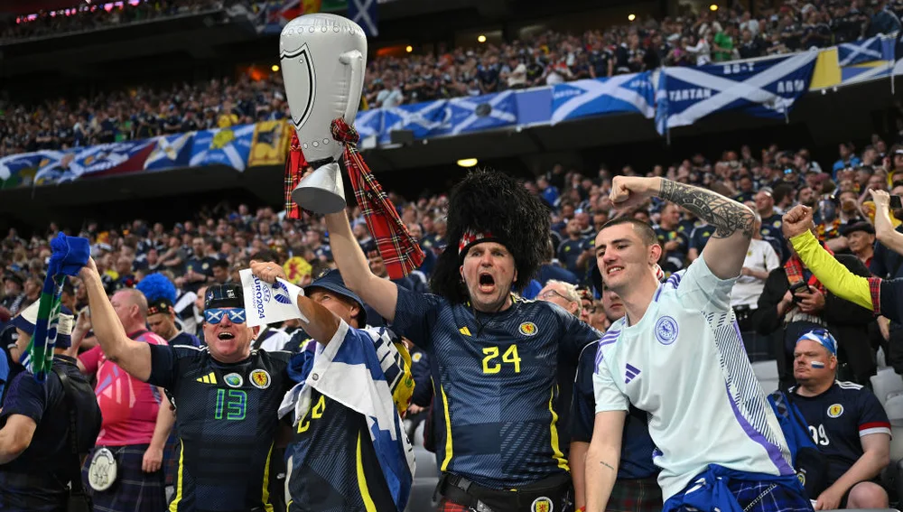 La afición escocesa antes del partido inaugural de la Eurocopa 2024 La afición escocesa antes del partido inaugural de la Eurocopa 2024