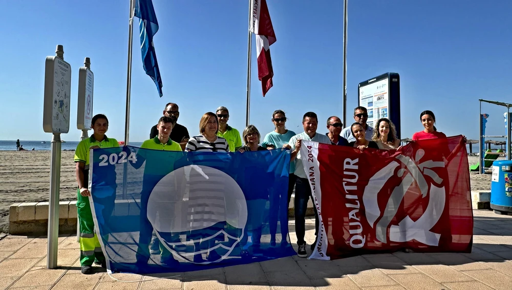 Acto izado de la bandera Azul y la Qualitur en la playa Levante de Santa Pola. Acto izado de la bandera Azul y la Qualitur en la playa Levante de Santa Pola.