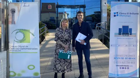 Blanca Fernández, decana-presidenta del COOOA, junto a Pablo Fidalgo, gerente de Clínica El Brillante Blanca Fernández, decana-presidenta del COOOA, junto a Pablo Fidalgo, gerente de Clínica El Brillante