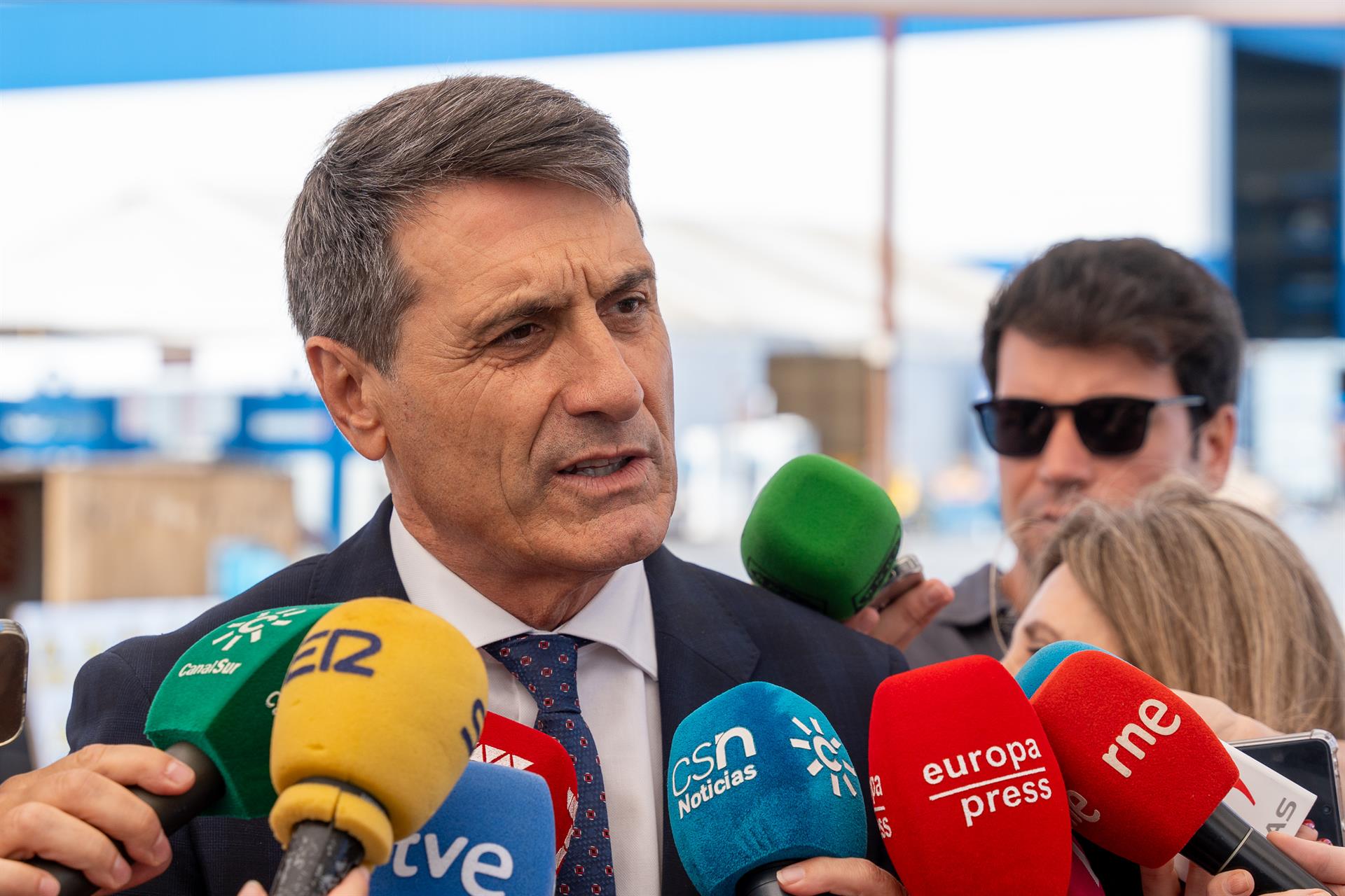 Gobierno insta a Moreno a gestionar "la ingente cantidad" de recursos del Estado frente a "humo" para "atacar" a Sánchez Gobierno insta a Moreno a gestionar "la ingente cantidad" de recursos del Estado frente a "humo" para "atacar" a Sánchez