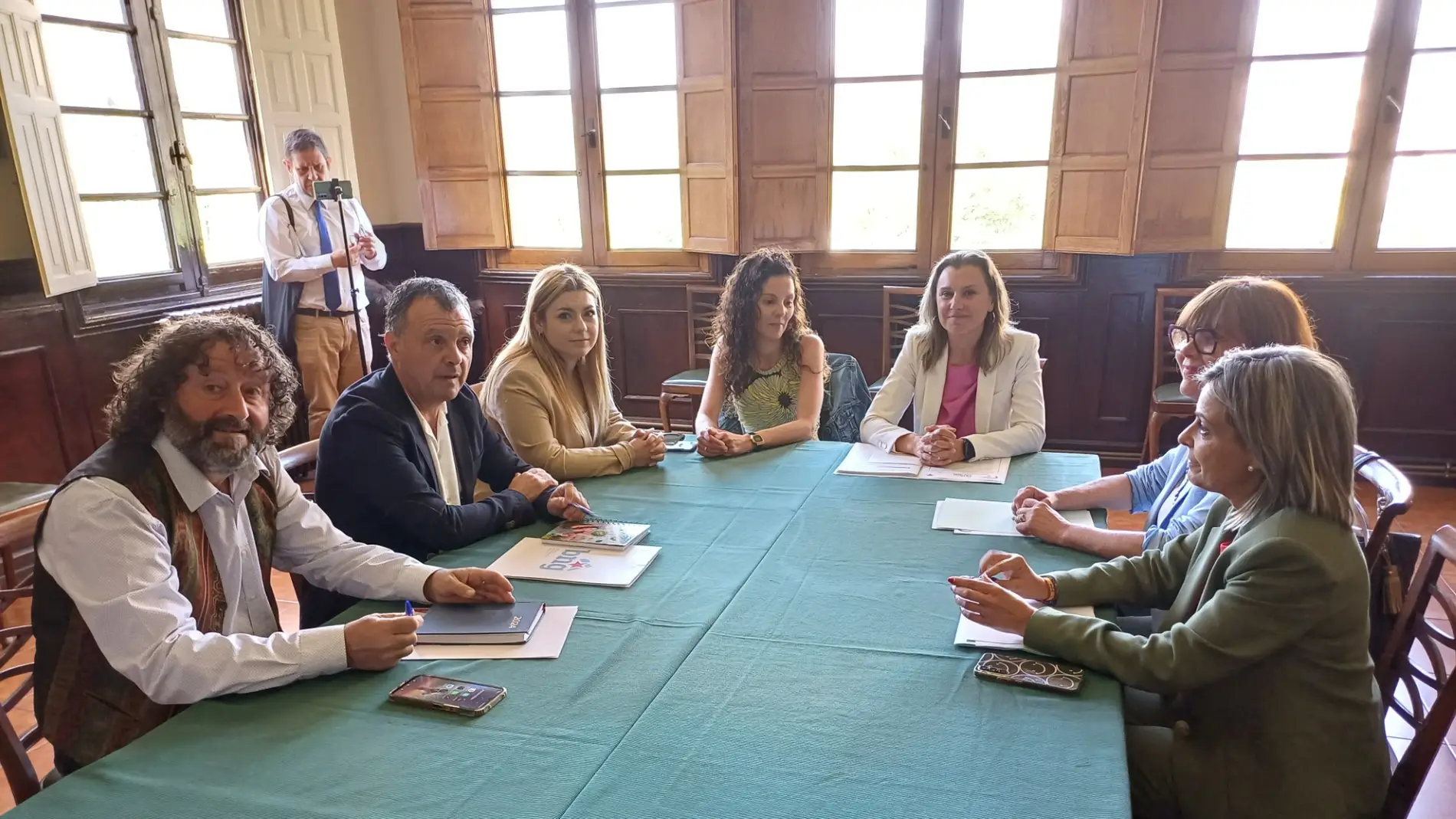 Nova reunión o próximo xoves para explorar a posibilidade dunha moción de censura en Ourense Nova reunión o próximo xoves para explorar a posibilidade dunha moción de censura en Ourense